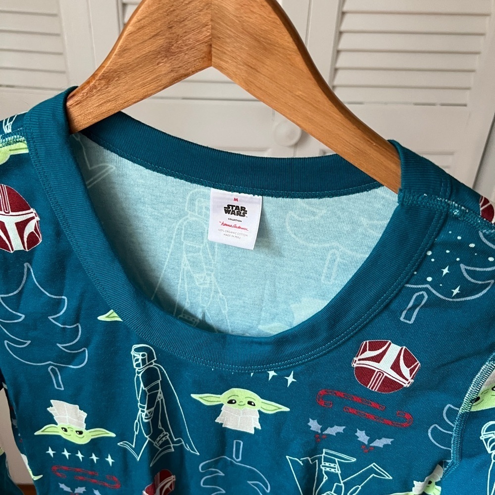 Hanna Andersson Star Wars Christmas pajama top - Picture 2 of 3